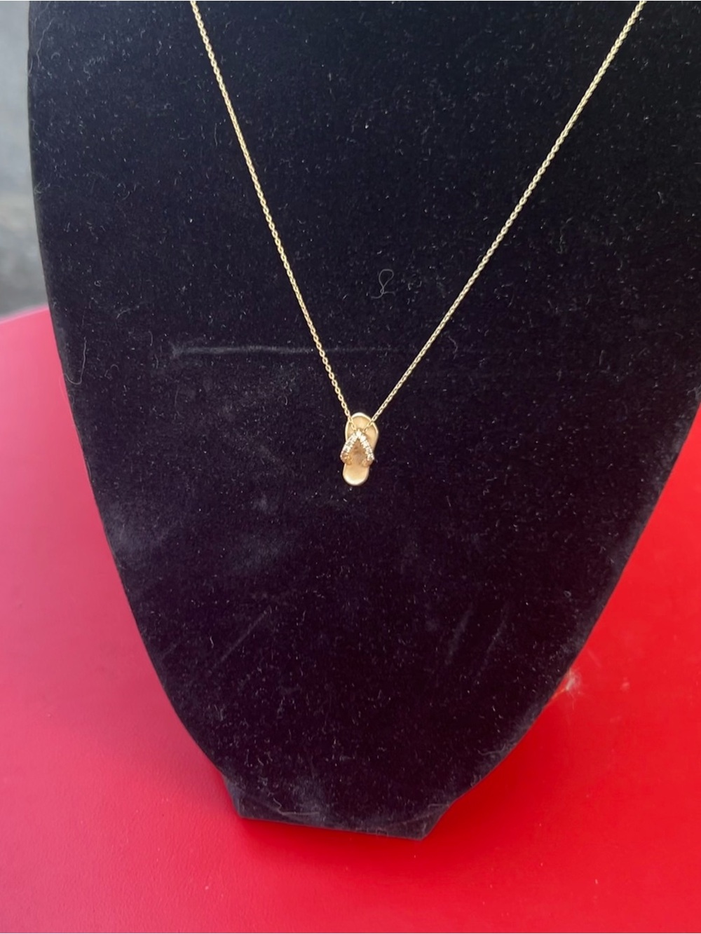 Na Hoku - Petite Hawaiian Slipper 14k Gold and Natural Diamond Pendant Necklace